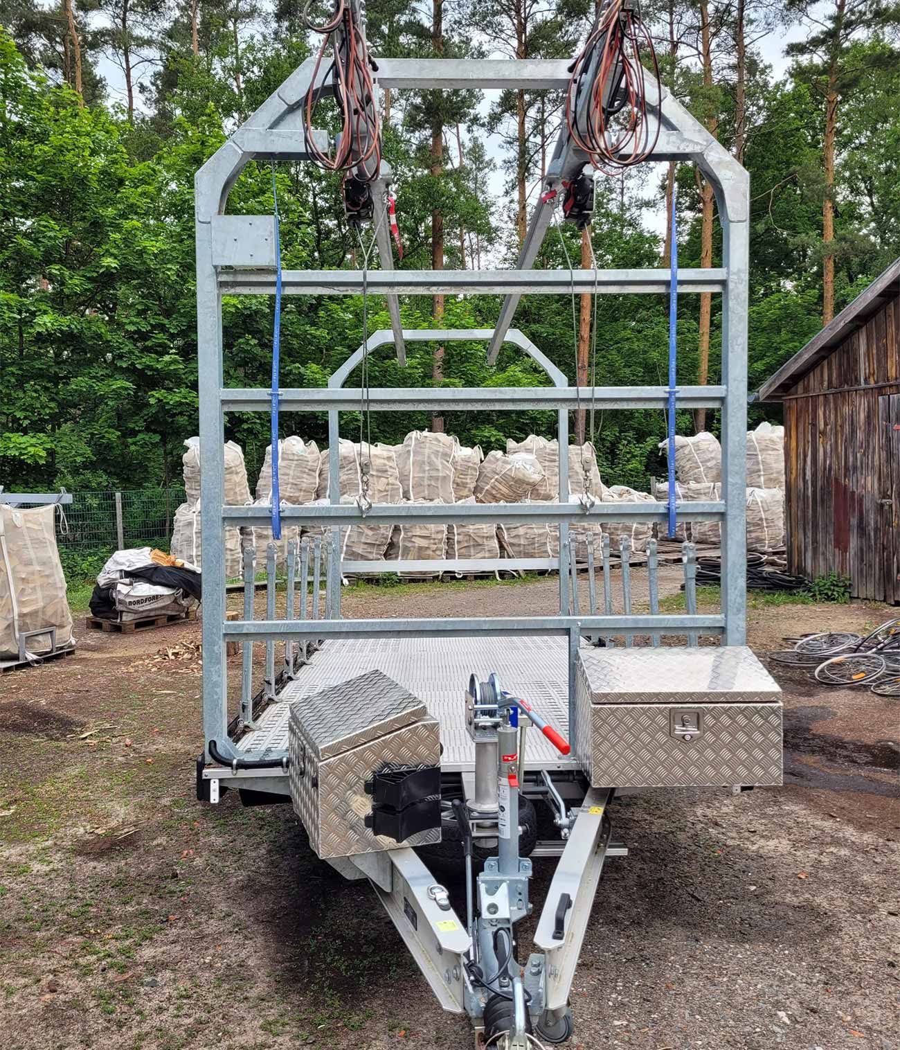 woodbag-35-t-anhaenger-mit-kranaufbau-gebraucht-produkt-bild-2