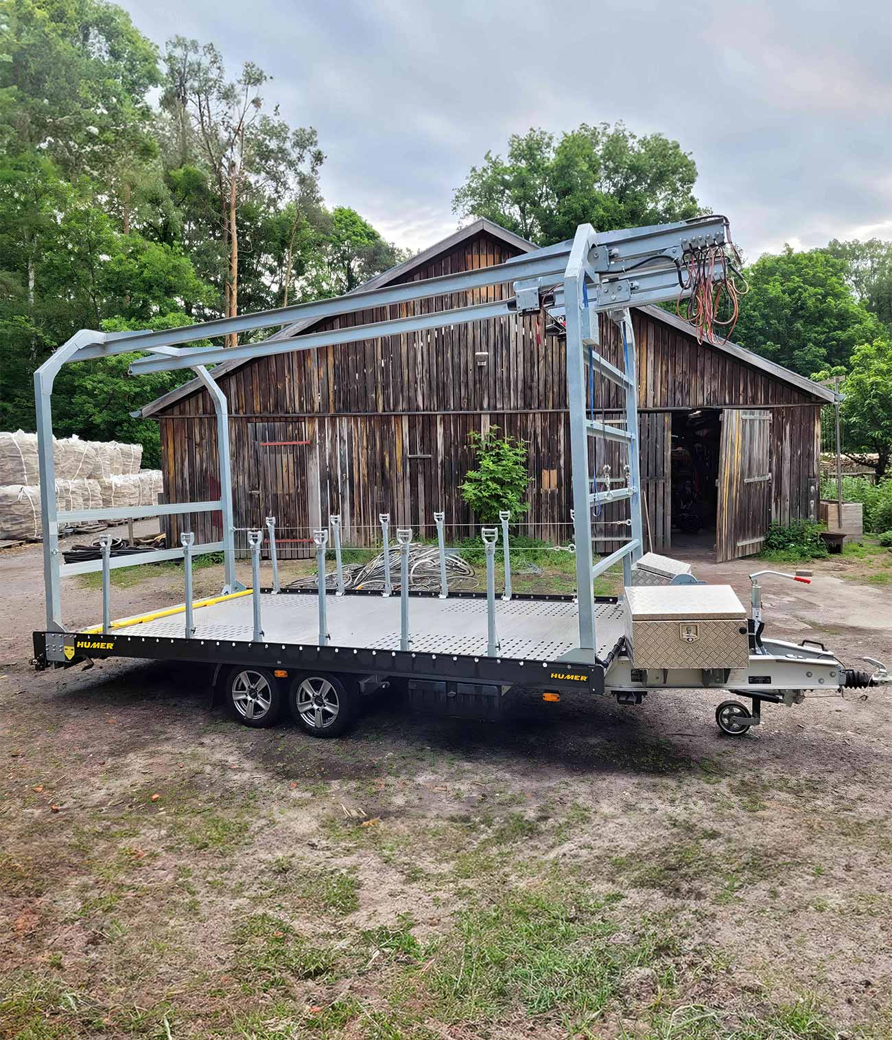 Woodbag 3,5 t Anhänger mit Kranaufbau (Gebraucht)